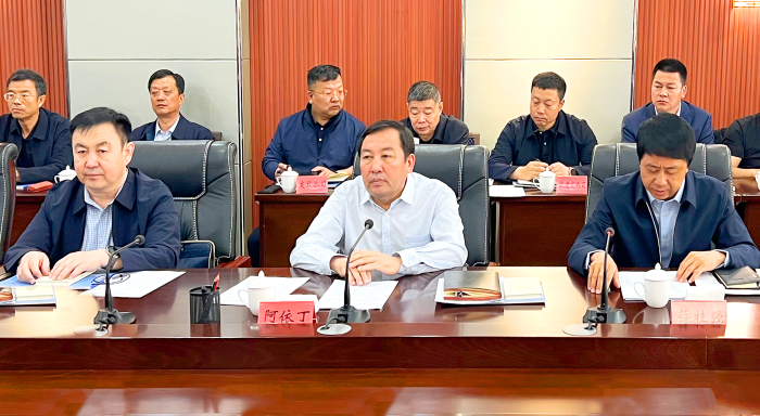 嚴(yán)介和理事長(zhǎng)同新疆塔城地委副書記、行署專員阿依丁會(huì)談 3.png